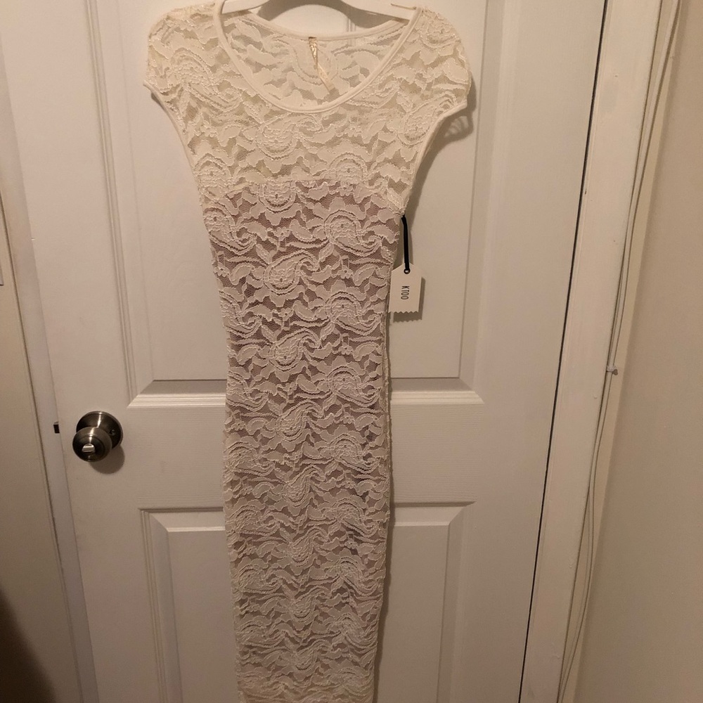 GORGEOUS CREAM LACE DRESS ⭐️⭐️⭐️